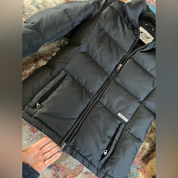 EUC Vintage Guess down puffer coat women’s small black zip up jacket unisex top - Picture 16 of 16